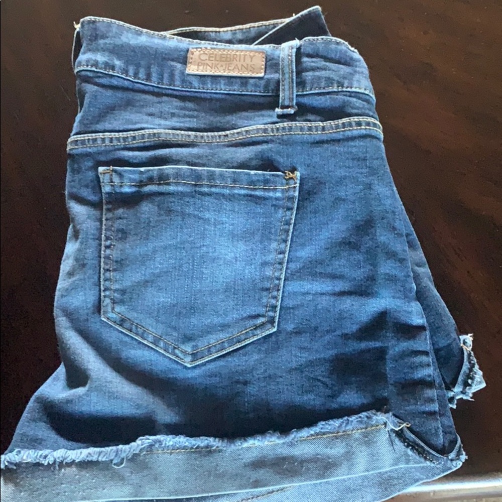Shorts - Picture 2 of 3